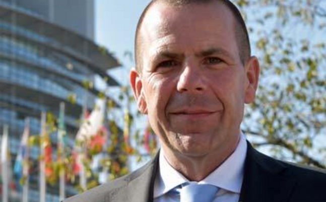 FPÖ-Generalsekretär Harald Vilimsky weist auf die Verantwortung von Ex-Öbb-Chef Christian Kern beim "Import" krimineller, illegaler Einwanderer hin.