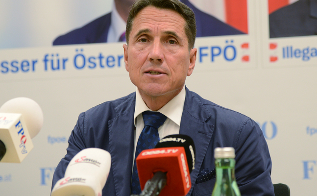 FPÖ-Wehrsprecher Bösch fordert Stopp der laufenden Zentralstellenreform.