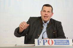 FPÖ-Agrarsprecher Peter Schmiedlechner bei seiner Pressekonferenz in Wien.