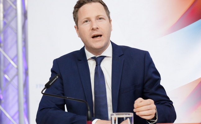 FPÖ-Generalsekretär Michael Schnedlitz kritisiert den weiteren Linksruck bei den Grünen.