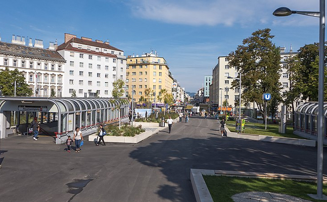 Der Reumannplatz in Wien-Favoriten kommt nicht zur Ruhe - ein Armutszeugnis für den ÖVP-Innenminister.