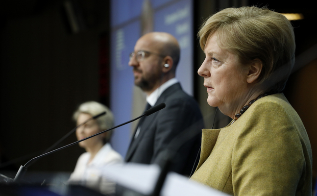Angela Merkel führt Europa in die Schuldenunion - Deutscher EU-Vorsitz fördert das Schuldenmachen und die Vernichtung der Industriearbeitsplätze.