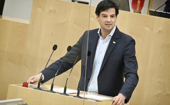 FPÖ-Sicherheitssprecher Hannes Amesbauer im Parlament.