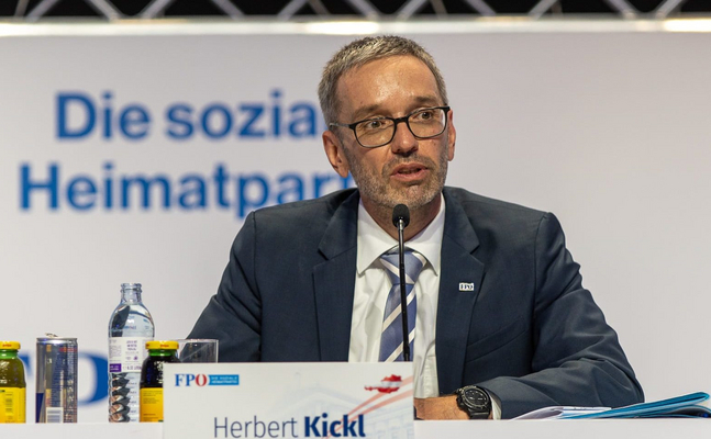 FPÖ-Bundesparteiobmann Kickl: "Rot-weiß-rot verliert im Korruptionswahrnehmungs-Index von Transparency International zwei Punkte gegenüber 2020."