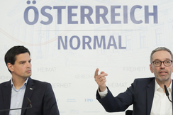 FPÖ-Sicherheitssprecher Hannes Amesbauer (l.) und FPÖ-Bundesparteiobmann Herbert Kickl.