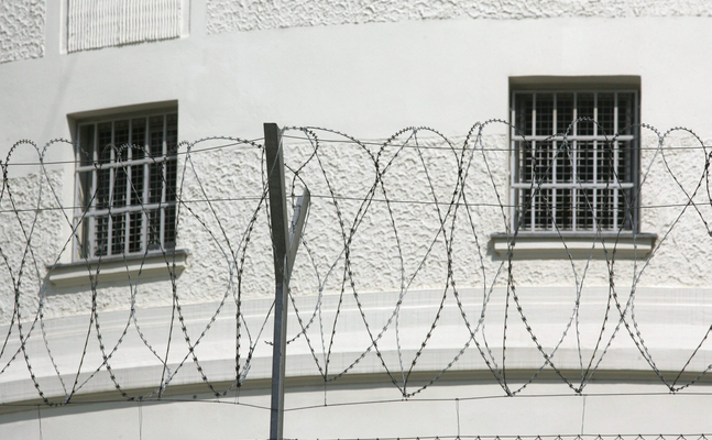 Österreichs Gefängnisse überfüllt mit Ausländern - FPÖ-Bundesparteiobmann Hofer nach jüngstem Asylanten-Mord in Favoriten: "Abschiebung des Täters statt 'Kuschelhaft' im österreichischen Strafvollzug."
