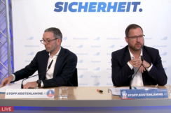 FPÖ-U-Ausschuss-Fraktionsführer Hafenecker bei der gemeinsamen Pressekonferenz mit Parteichef Kickl in Wien.