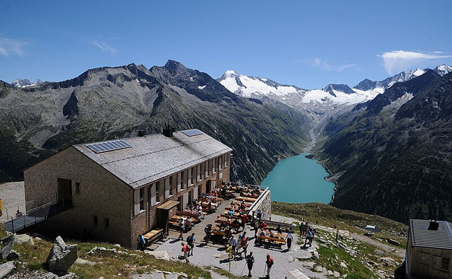 Die idyllische Olpererhütte im Tiroler Zillertal auf 2.389 Metern Seehöhe ist jedes Jahr Ziel tausender Wanderer.