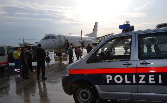 Bevölkerung muss vor kriminellen Asylanten geschützt werden - FPÖ-Parteichef Hofer: „Asylverfahren verhaltensauffälliger Asylwerber müssen vorgezogen werden, um diese rascher abschieben zu können!“