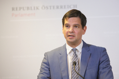 FPÖ-Sicherheitssprecher Amesbauer: "Asylzahlen explodieren – jede Woche zwischen 900 und 1.300 Illegale allein im Burgenland!"