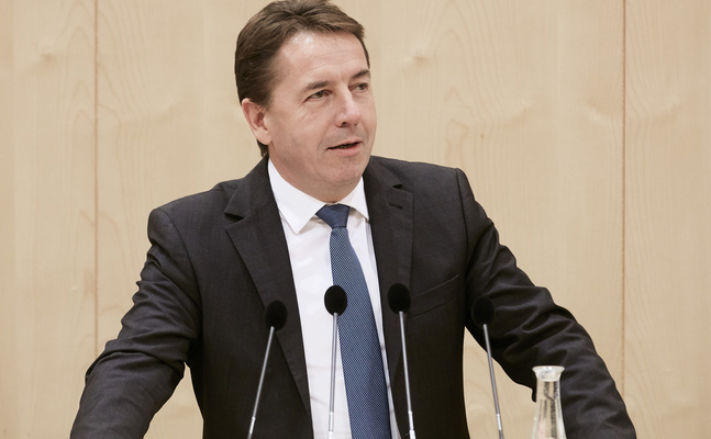 FPÖ-Wirtschaftssprecher Erwin Angerer im Nationalrat.