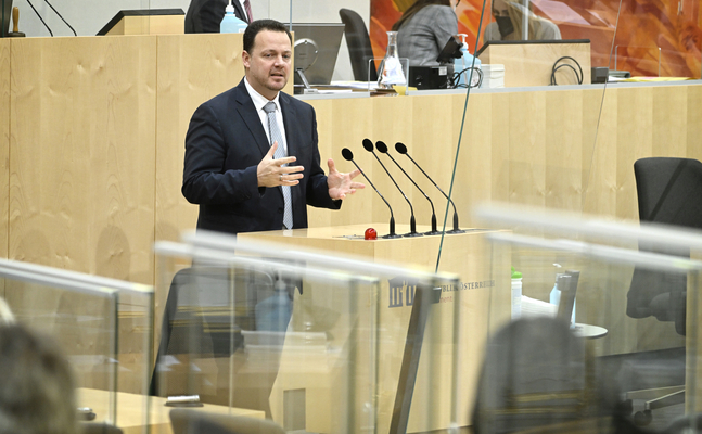 FPÖ-Gesundheitssprecher Kaniak im Nationalrat an Gesundheitsminister Rauch: "Sie haben es geschafft, die unklare Regierungslinie noch weiter zu verkomplizieren."