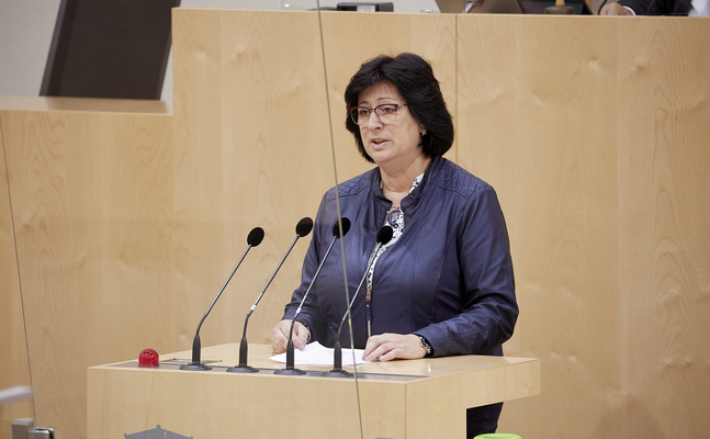 FPÖ-Seniorensprecherin Ecker im Nationalrat: "Die schwarz-grüne Regierung ist bei der Pflegereform säumig!" 