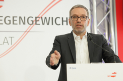 FPÖ-Bundesparteiobmann Herbert Kickl zeigt sich entsetzt über die Wirtschaftsprognosen von Wifo und IHS.
