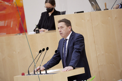 FPÖ-Wirtschaftssprecher Erwin Angerer im Nationalrat.